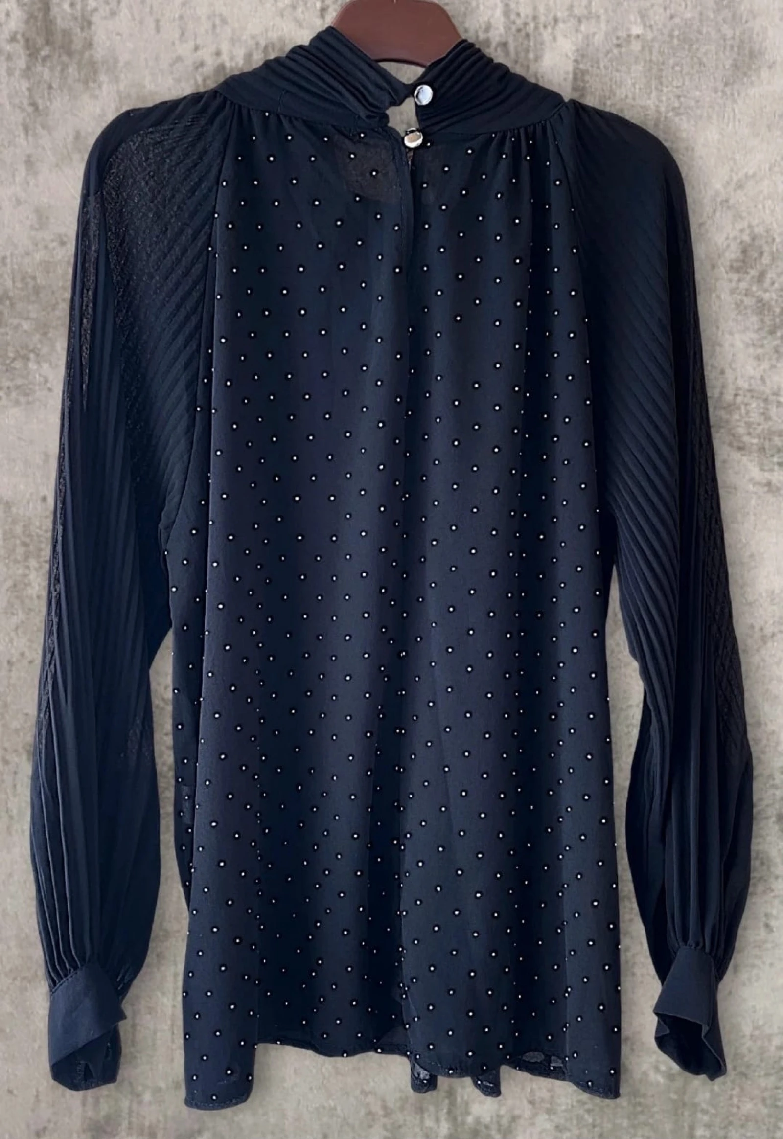 Blusa Negra Plisada con Brillos Elegantísima Italia (L/XL) – photo 2